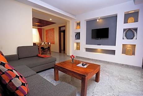 Deluxe - 3 Bedroom Ground Floor Apartment