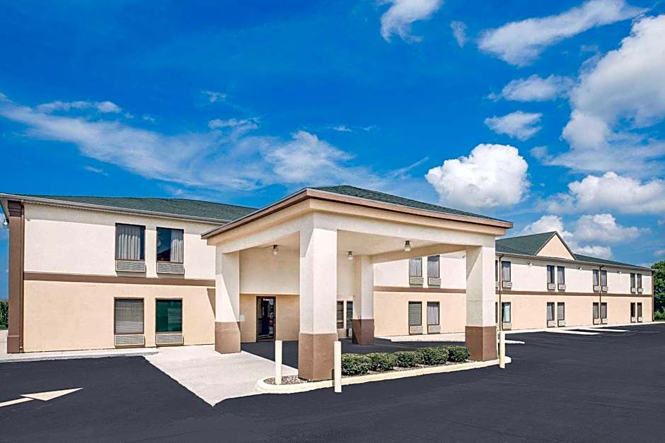 Super 8 by Wyndham Galesburg