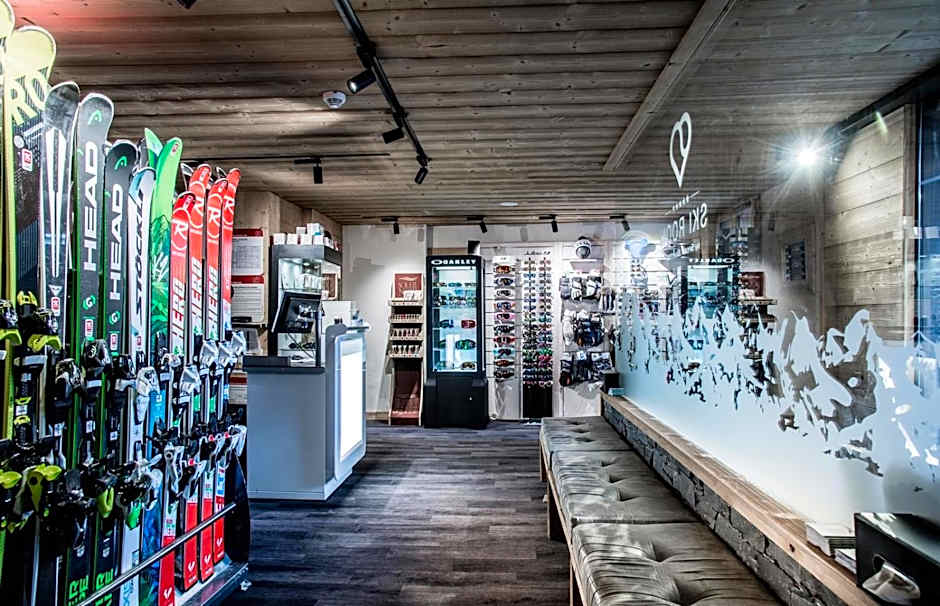 Au Coeur Du Village Hotel