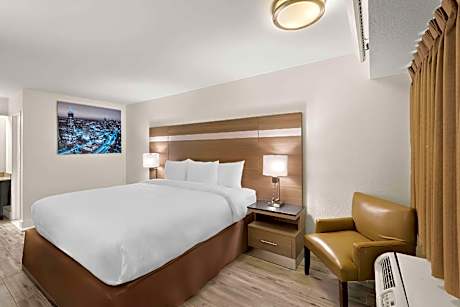 1 King Bed Nonsmoking