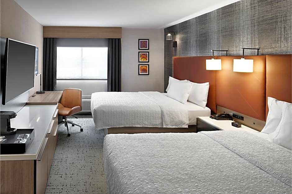 Hampton Inn Newark Airport