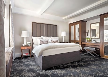 Deluxe One Bedroom Suite