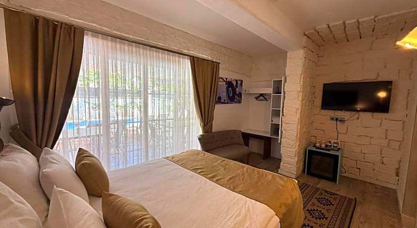 Rebetiko Hotel