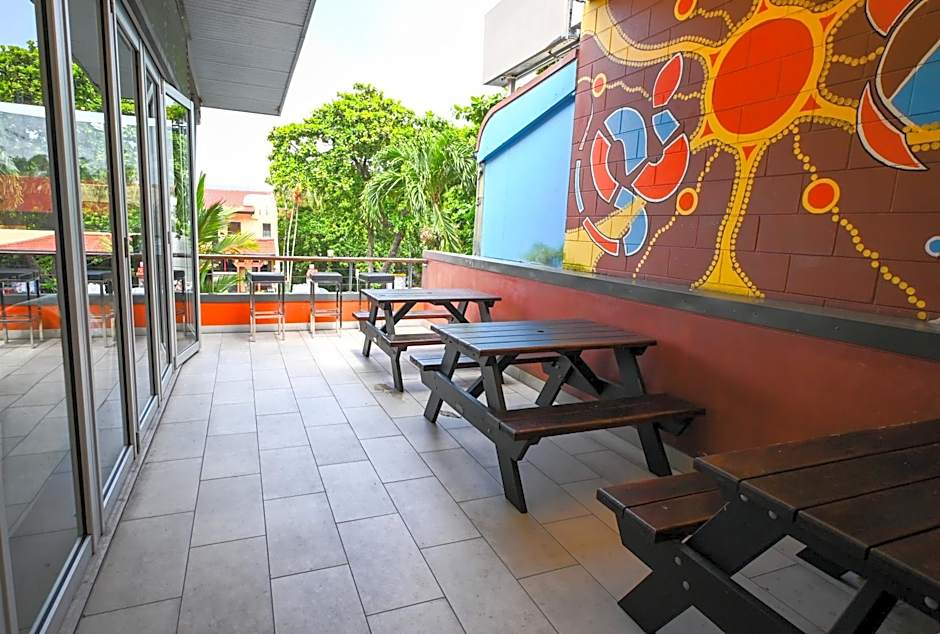Global Backpackers Youth Hostel