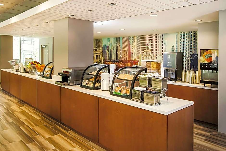 La Quinta Inn & Suites by Wyndham Chicago Downtown
