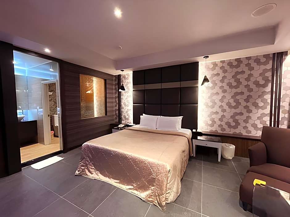 King & Princess Motel Ii