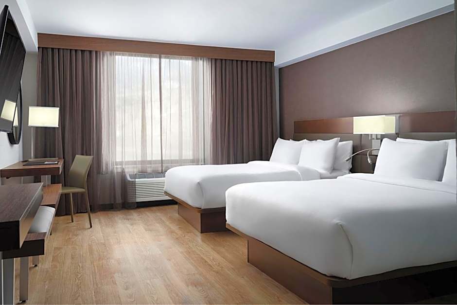 Photo 1 of 4 of 2 Queen Beds