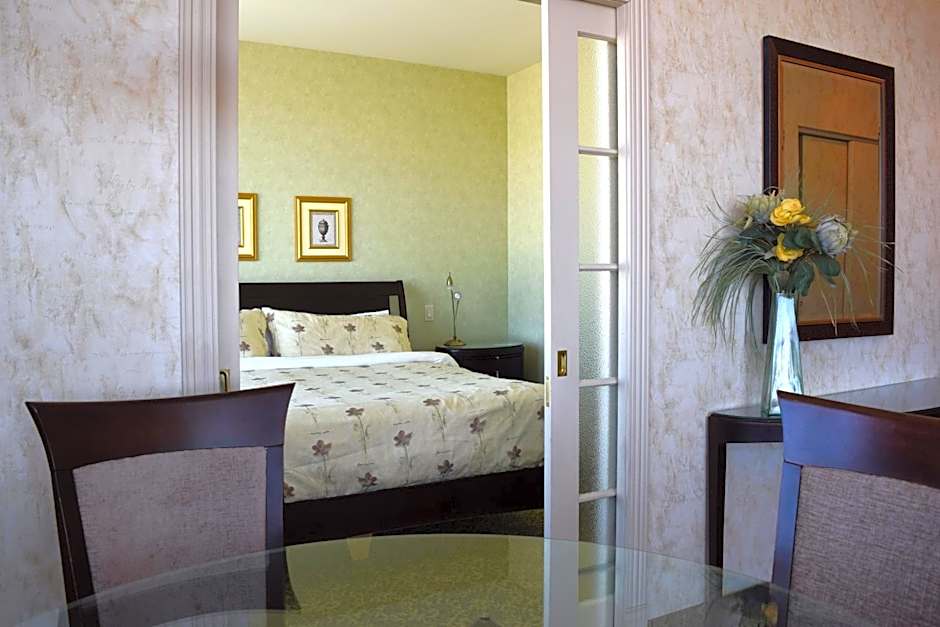 Photo 1 of 5 of Panoramic 1 King Bed Suite