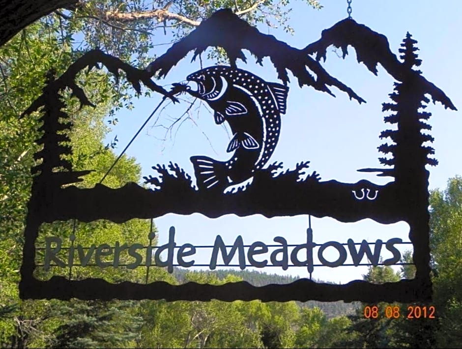 Riverside Meadows Cabins
