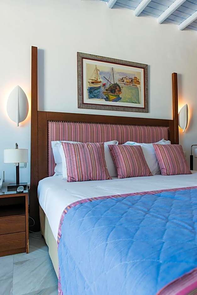 Poseidon Hotel Suites