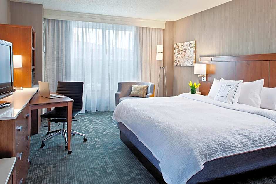 Courtyard by Marriott Pueblo Downtown