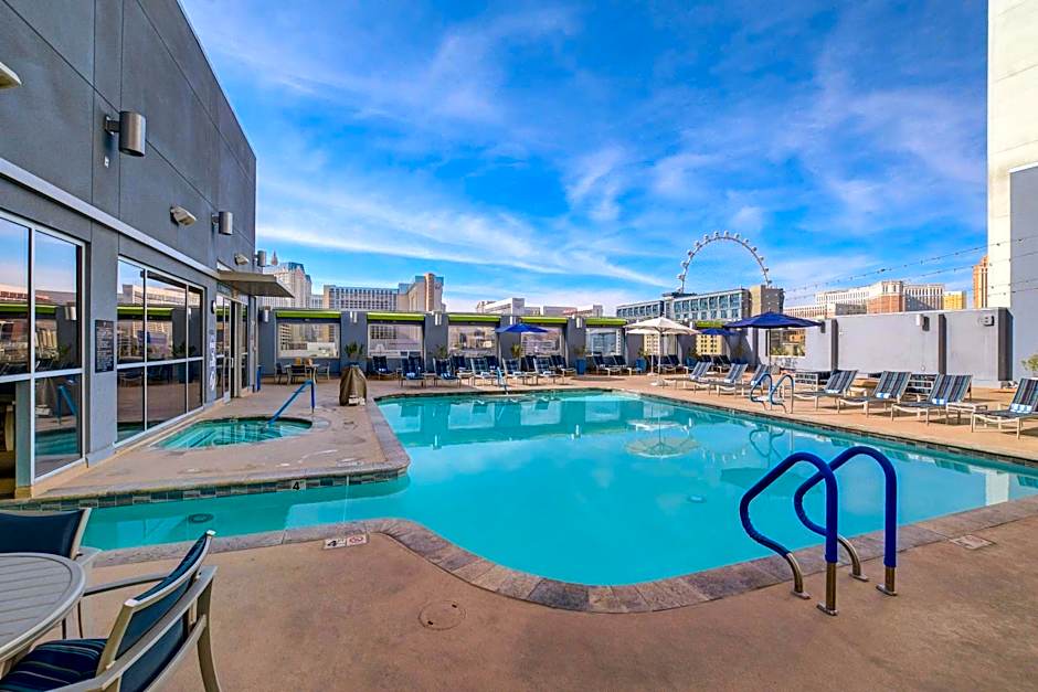 Princess Suite * Platinum Hotel with balcony Strip VIEW