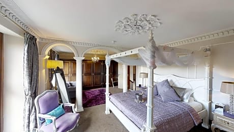 Double Room with Four Poster Bed