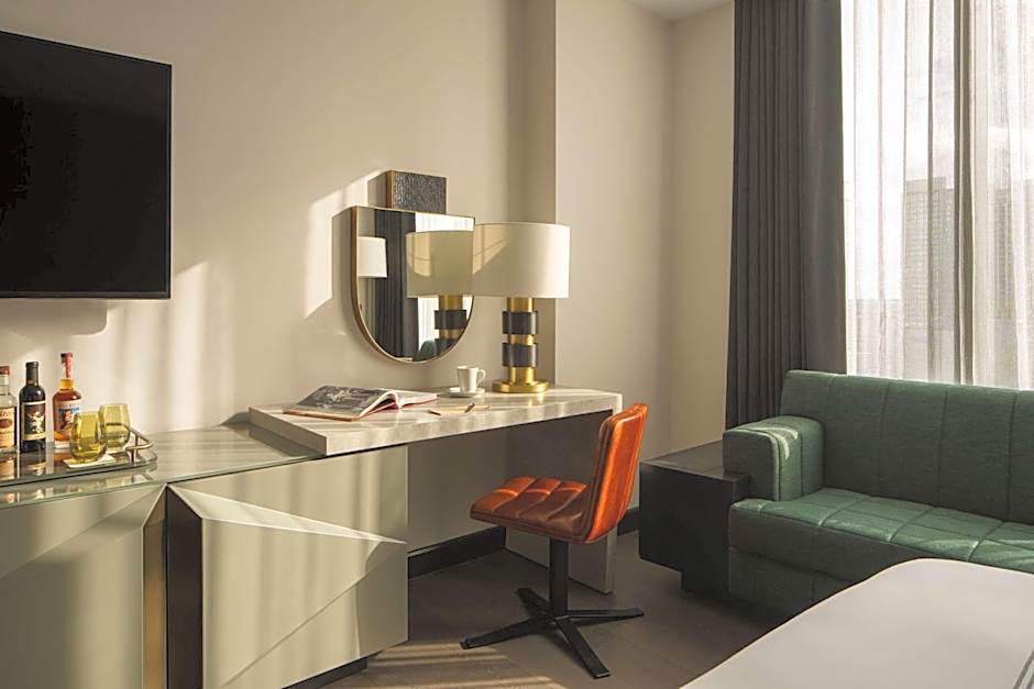 Photo 1 of 9 of 2 Queen Beds, City View