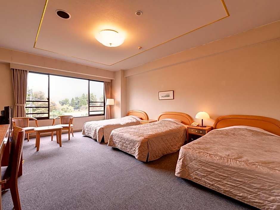 Photo 1 of 4 of Triple Room (All-You-Can-Drink Included)