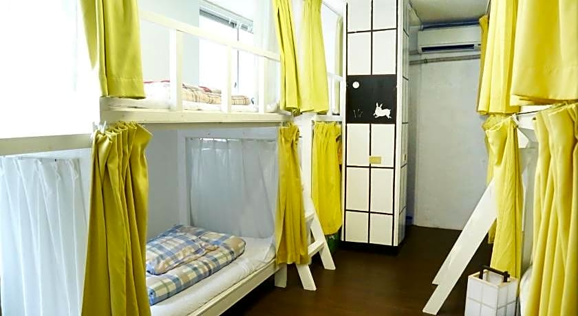 Okinawa Guest House Little Asia