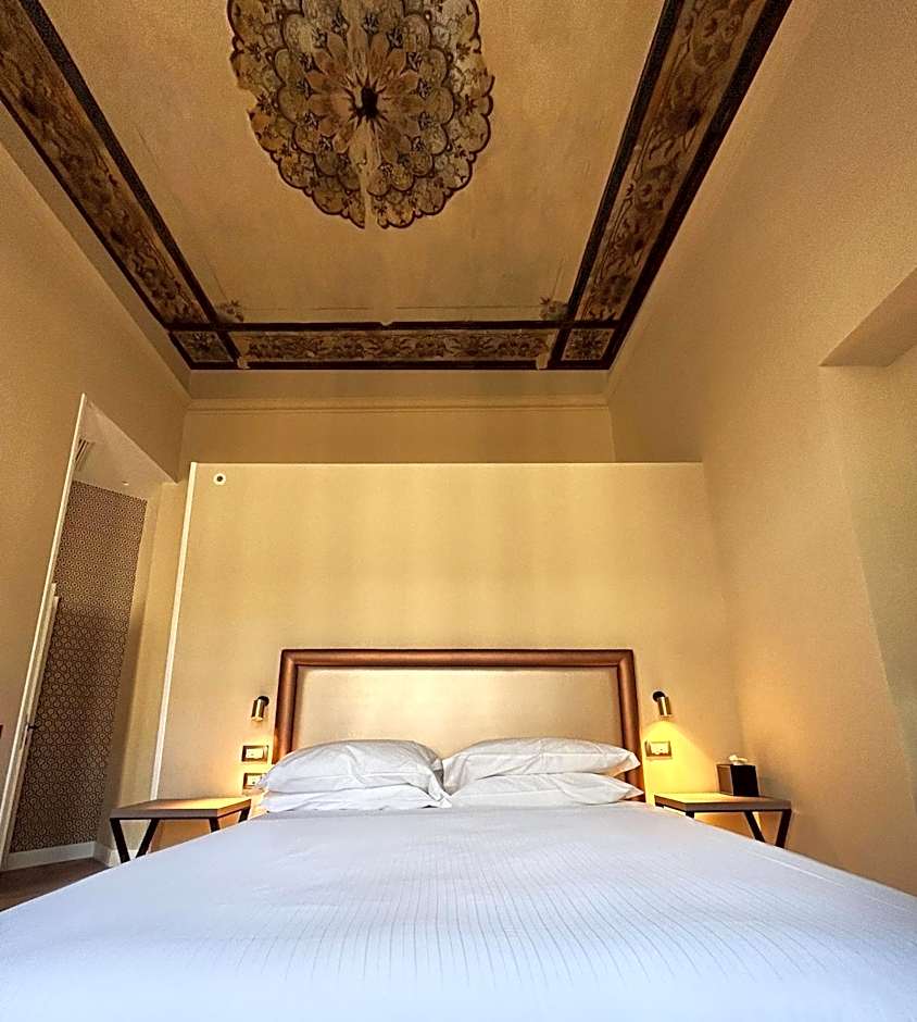 Caruso Place Luxury Rooms & Suites