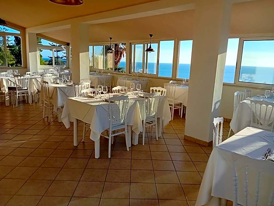 HOTEL MERCURIO SUL MARE - Fish restaurant and private beach