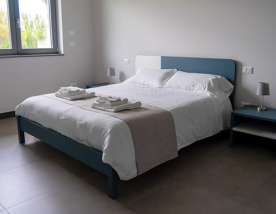 Skyline Rooms & Suites