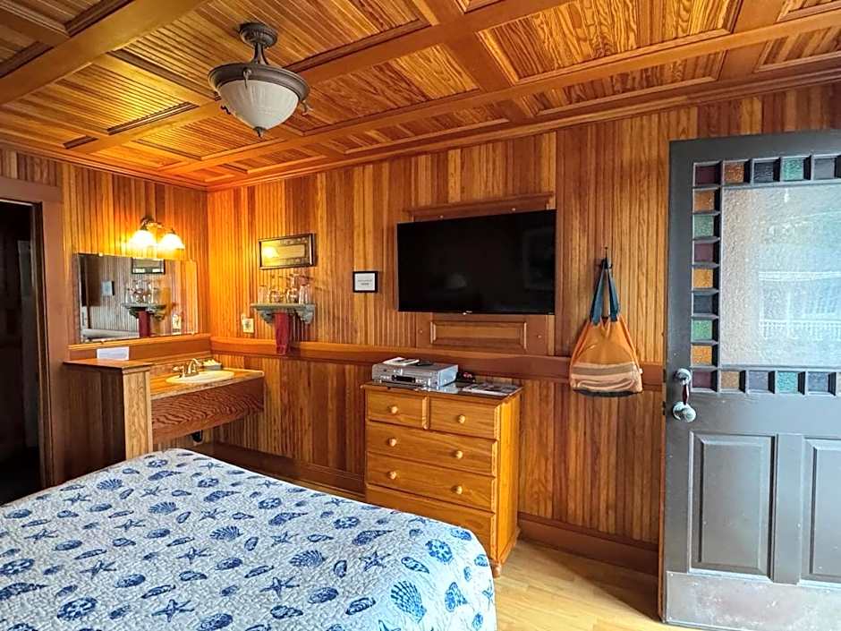 Whistling Winds Motel