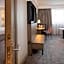 DoubleTree by Hilton Dartford Bridge
