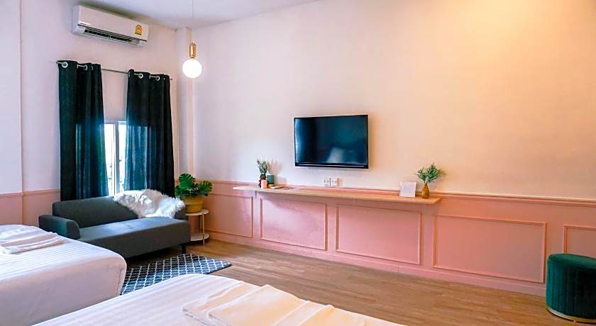 Isara Boutique Hotel and Cafe