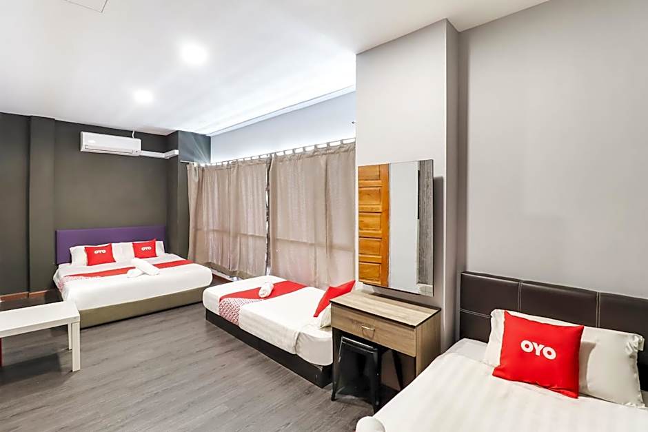 OYO 89381 Moonnight Hotel