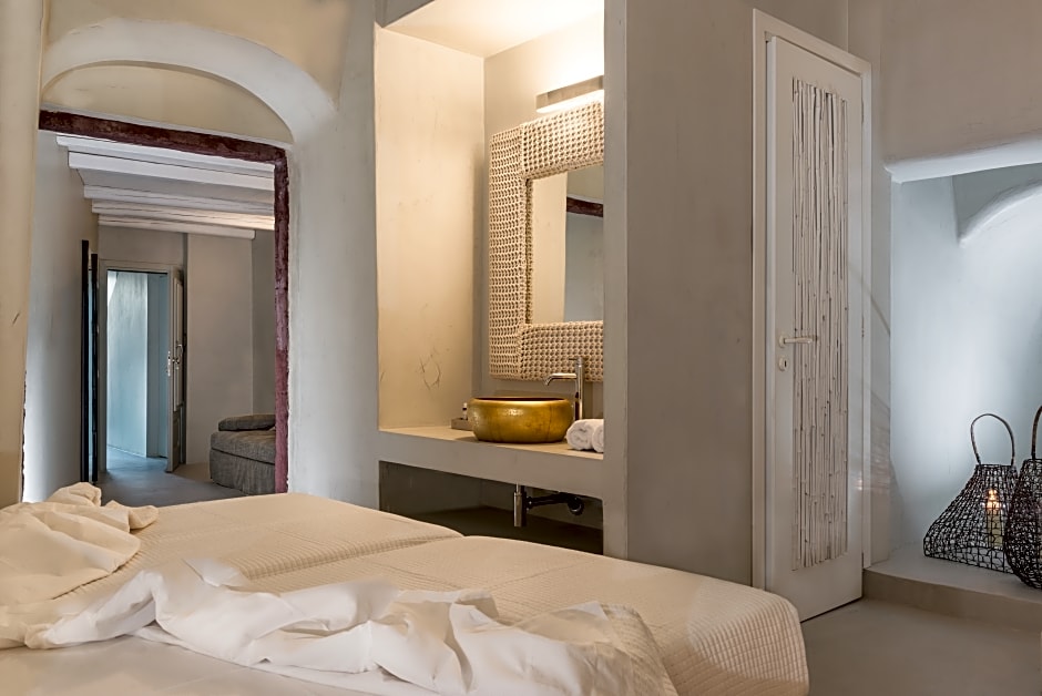 Mythical Blue Luxury Suites