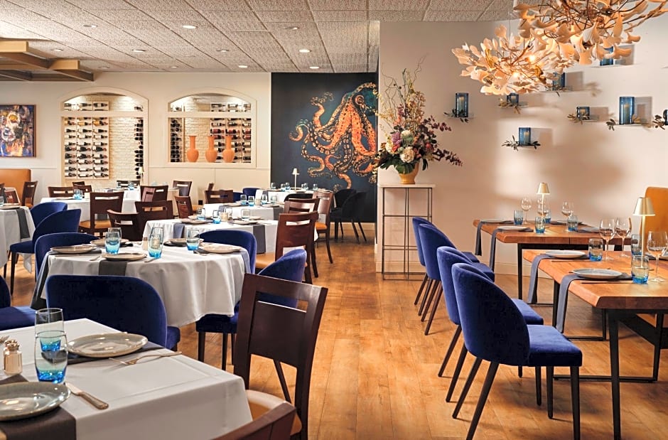 Holiday Inn & Suites Boston-Peabody By IHG