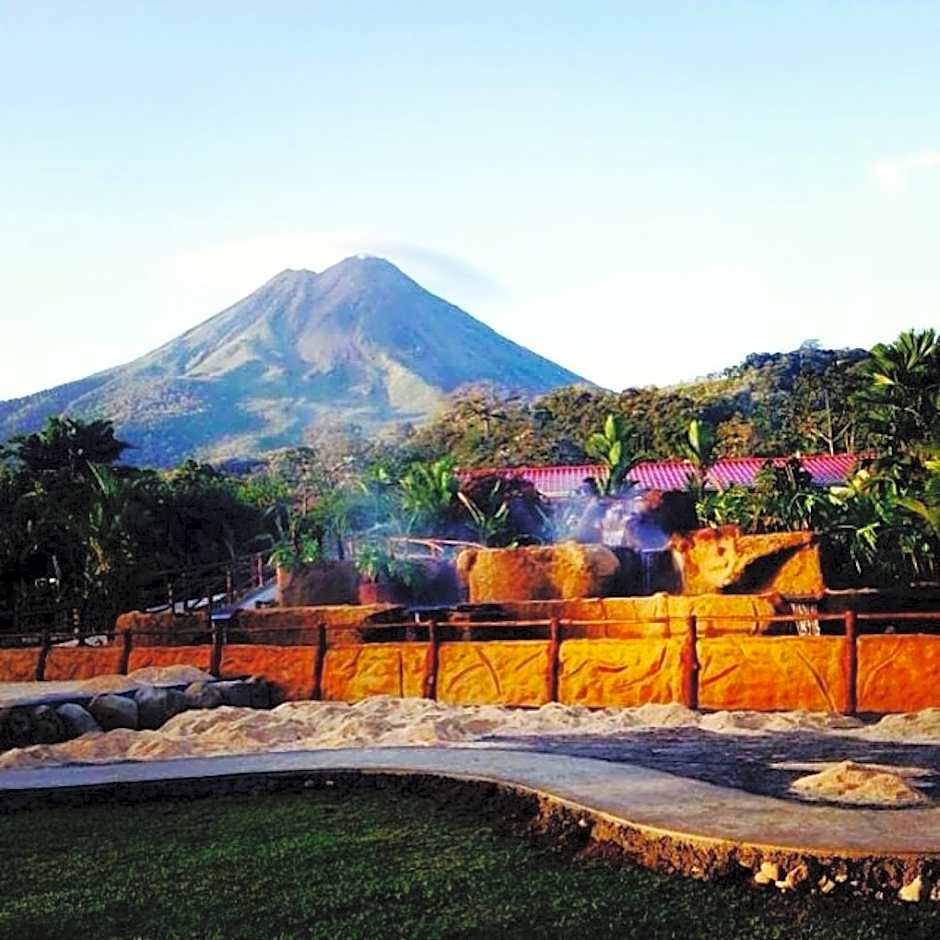 Volcano Lodge, Hotel & Thermal Experience