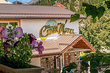 Cedar Motel