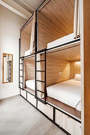 Bed in 4-Bed Mixed Dormitory Room