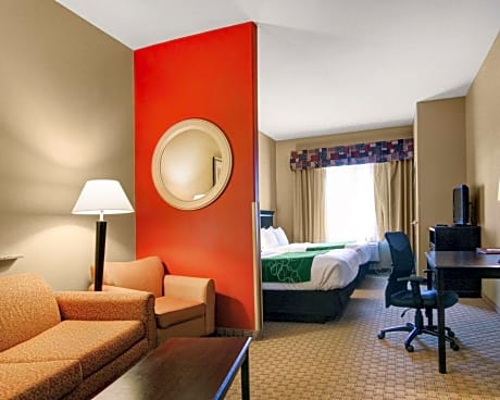 2 Queen Beds, Suite, Nonsmoking