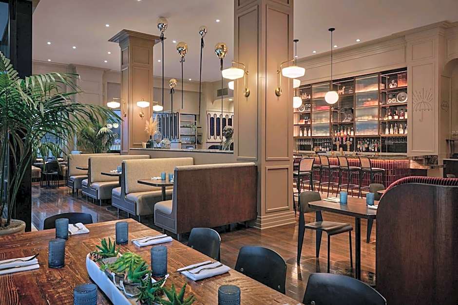 Renaissance Saint Elm Dallas Downtown Hotel