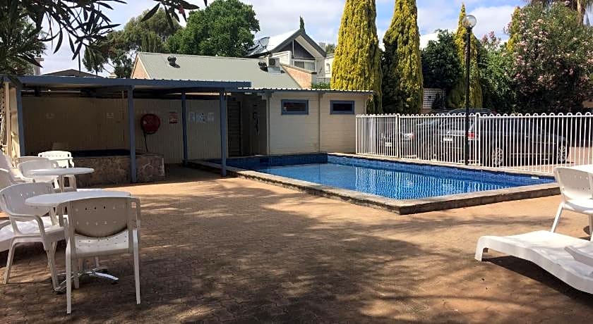 Comfort Hotel Adelaide Meridien