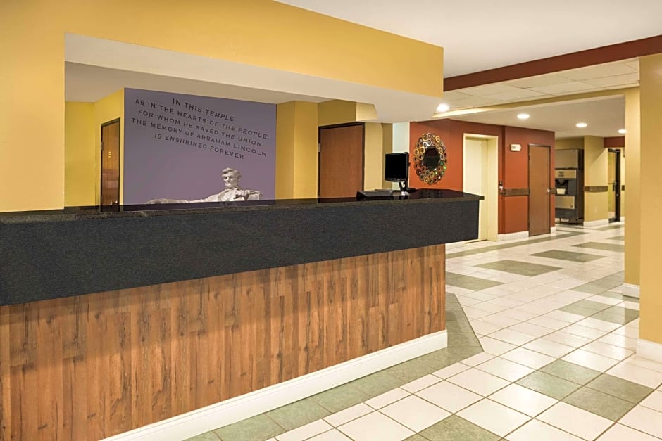 Hotel 7 Inn Anna
