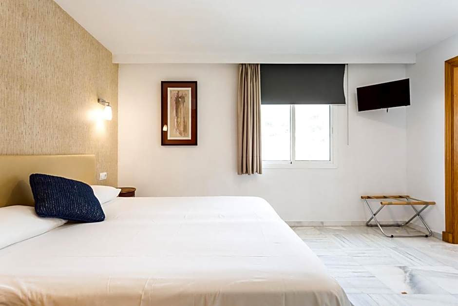 Photo 1 of 18 of Double Room