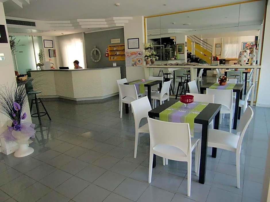 Hotel Desire'