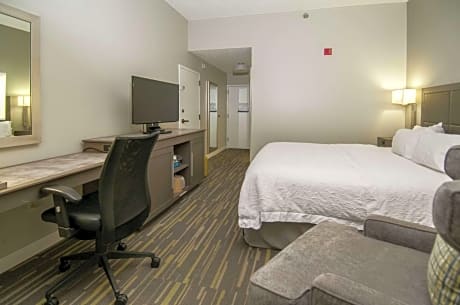 King Room with Microwave and Refrigerator - Non-Smoking