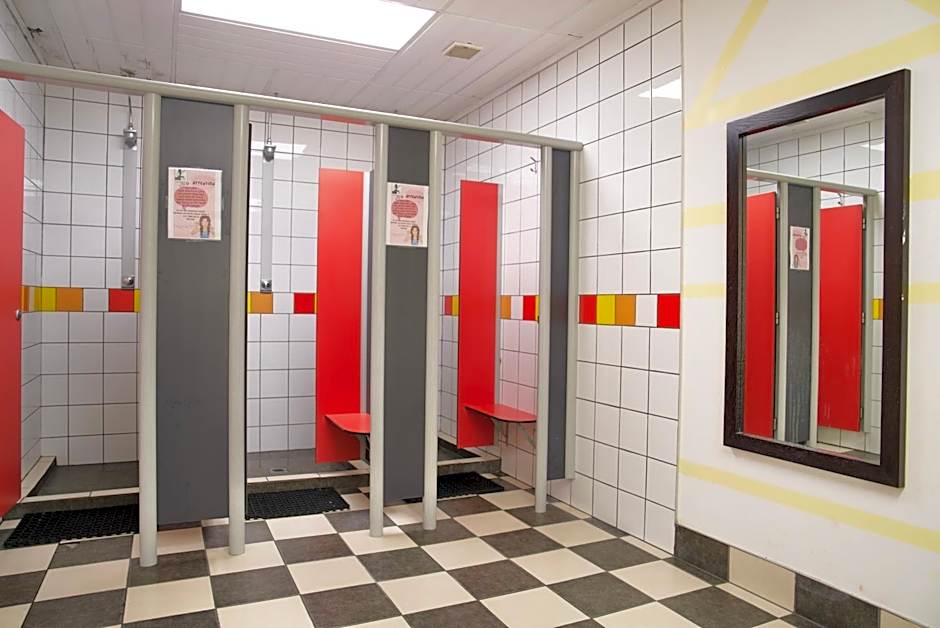 Silverfern Backpackers