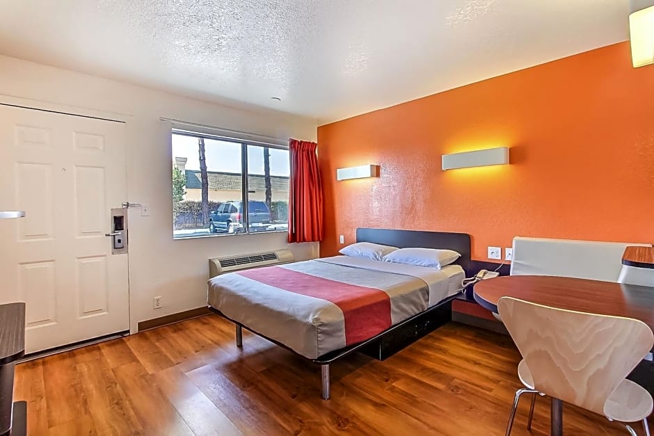 Motel 6-San Jose, CA - South