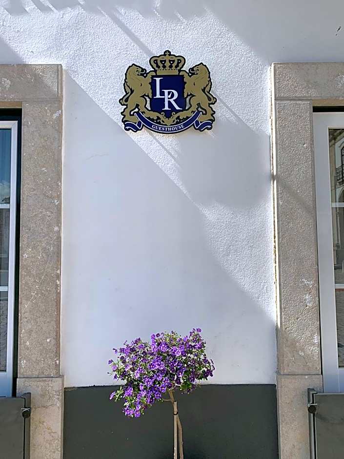 Largo da Rainha, Guesthouse