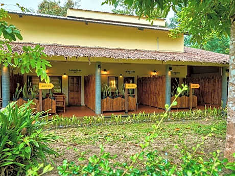 Sawasdee Lagoon Camping & Restaurant