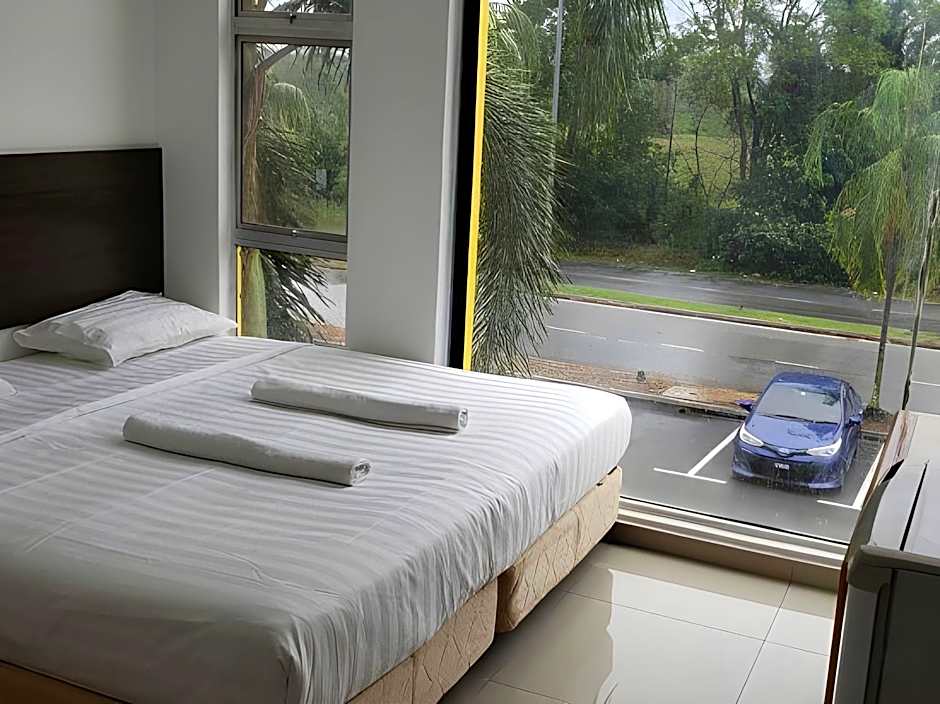 S ROSE HOTEL