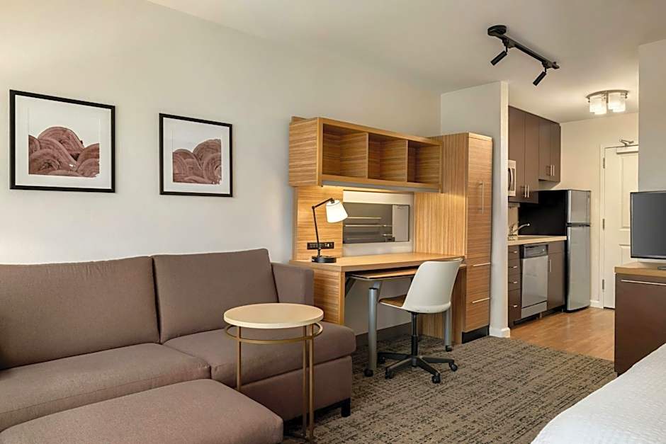 Photo 1 of 5 of Studio 1 King Bed