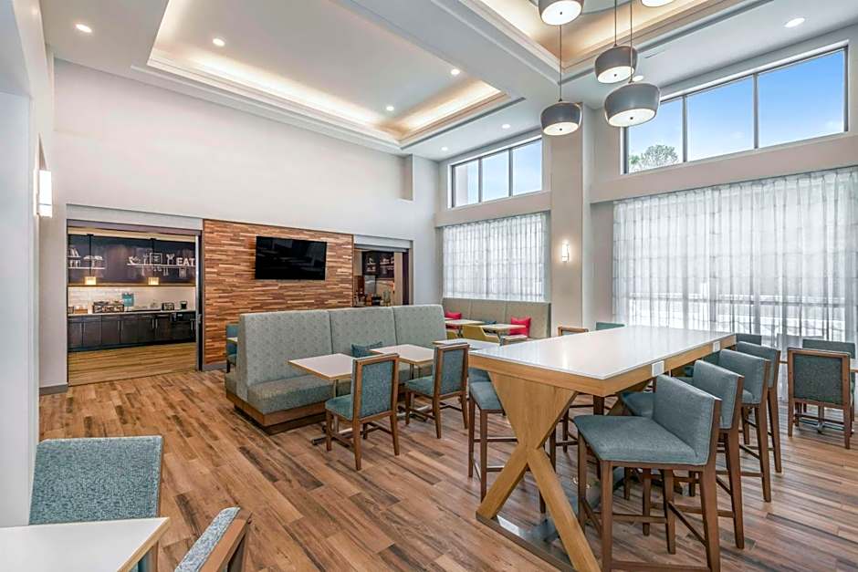 Hampton Inn By Hilton & Suites Burlington