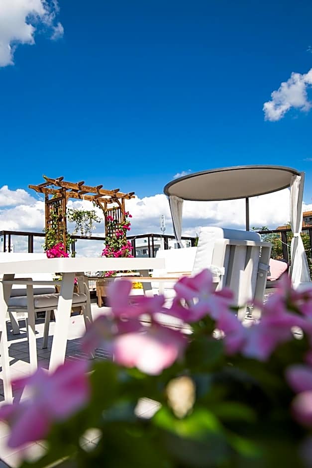 SOLA HOTEL