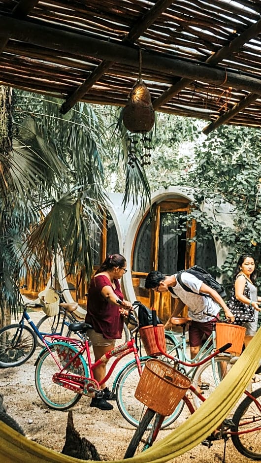 Tubo Tulum Hostel