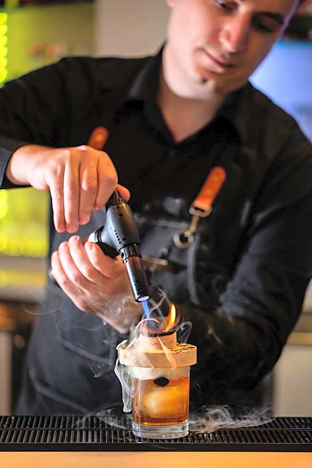 Delta Hotels by Marriott Edmonton South Conference Centre