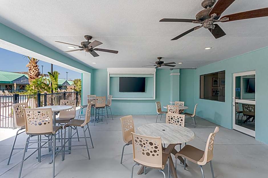 Beachside Hotel and Suites